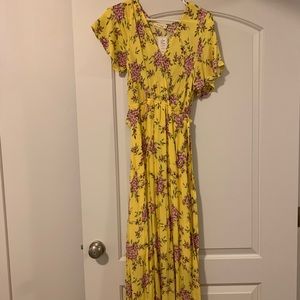 It has a belt in the waist!